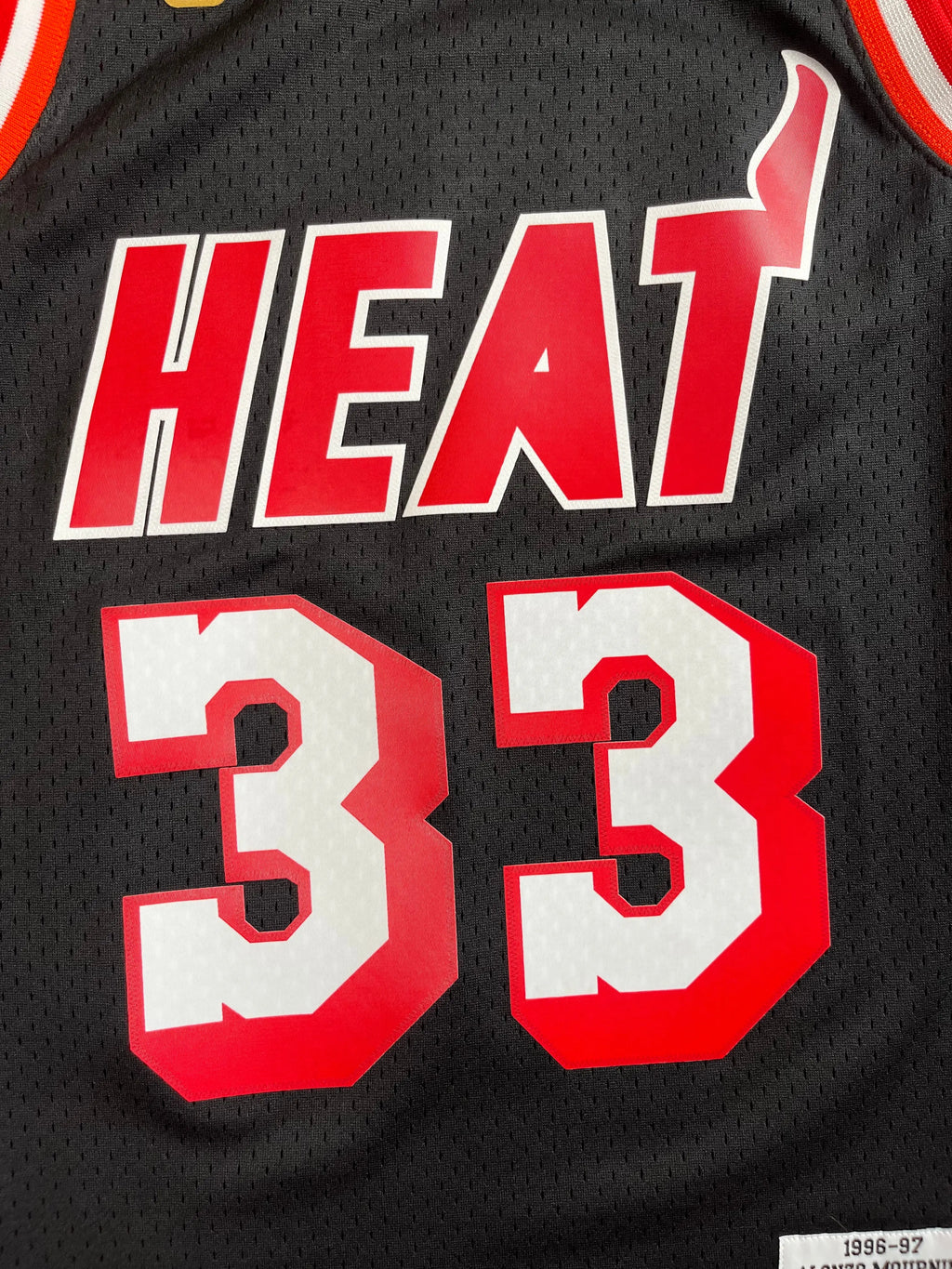 Alonzo Mourning #33 - Miami Heat Away 1996-1997 - Mitchell & Ness (S) - Maillot NBA