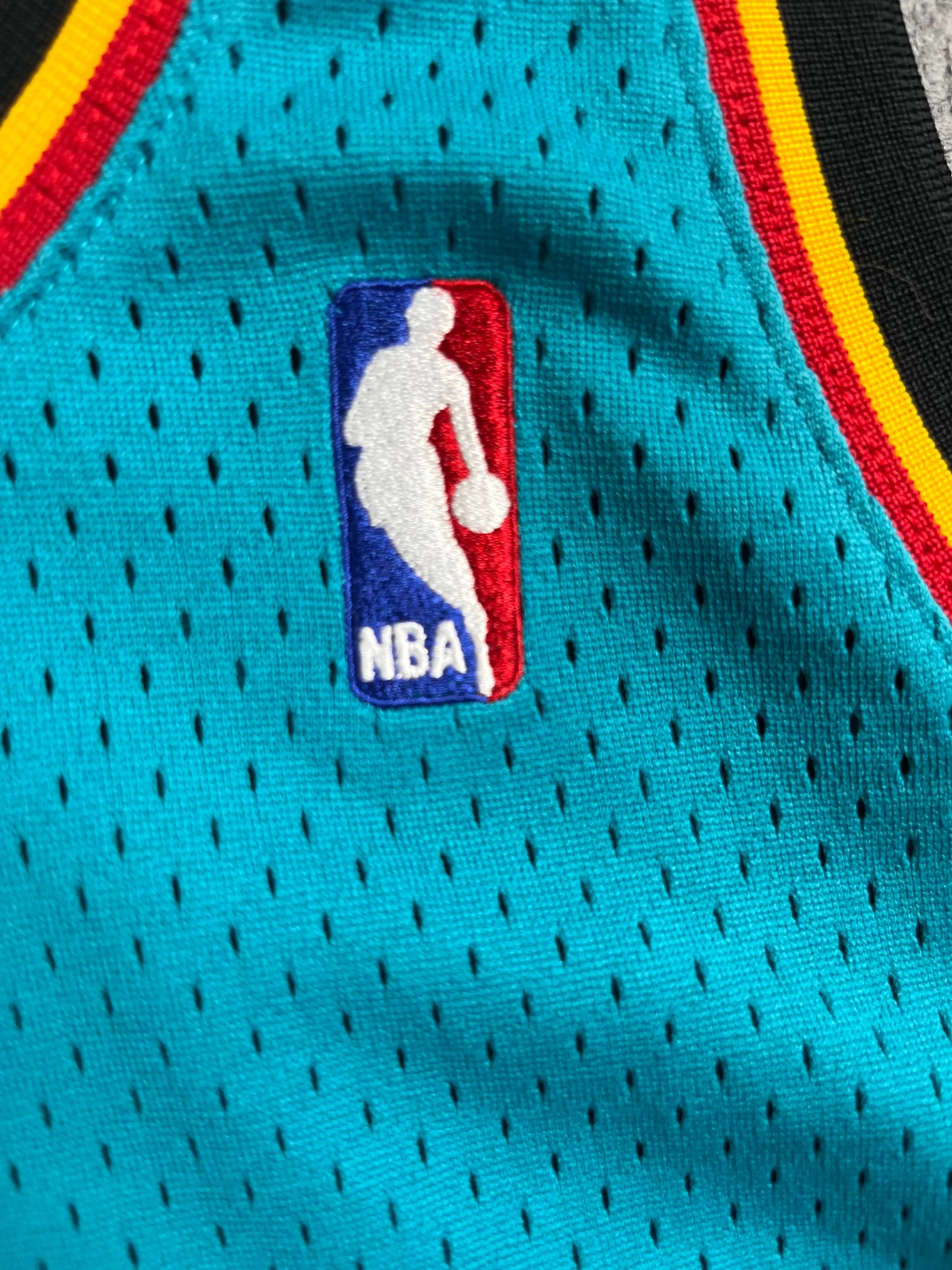 Grant Hill #33 - Detroit Pistons Away 1997-2000 - Mitchell & Ness (L) - Maillot NBA