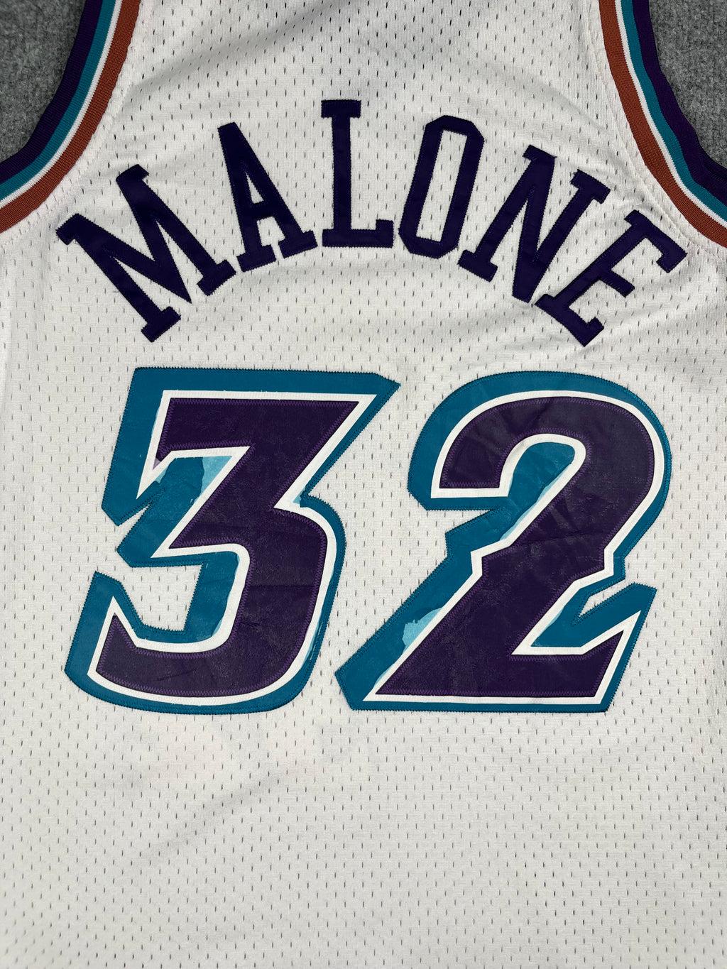 Karl Malone #32 - Utah Jazz Home 1996-1997 - Mitchell & Ness (S) - Maillot NBA