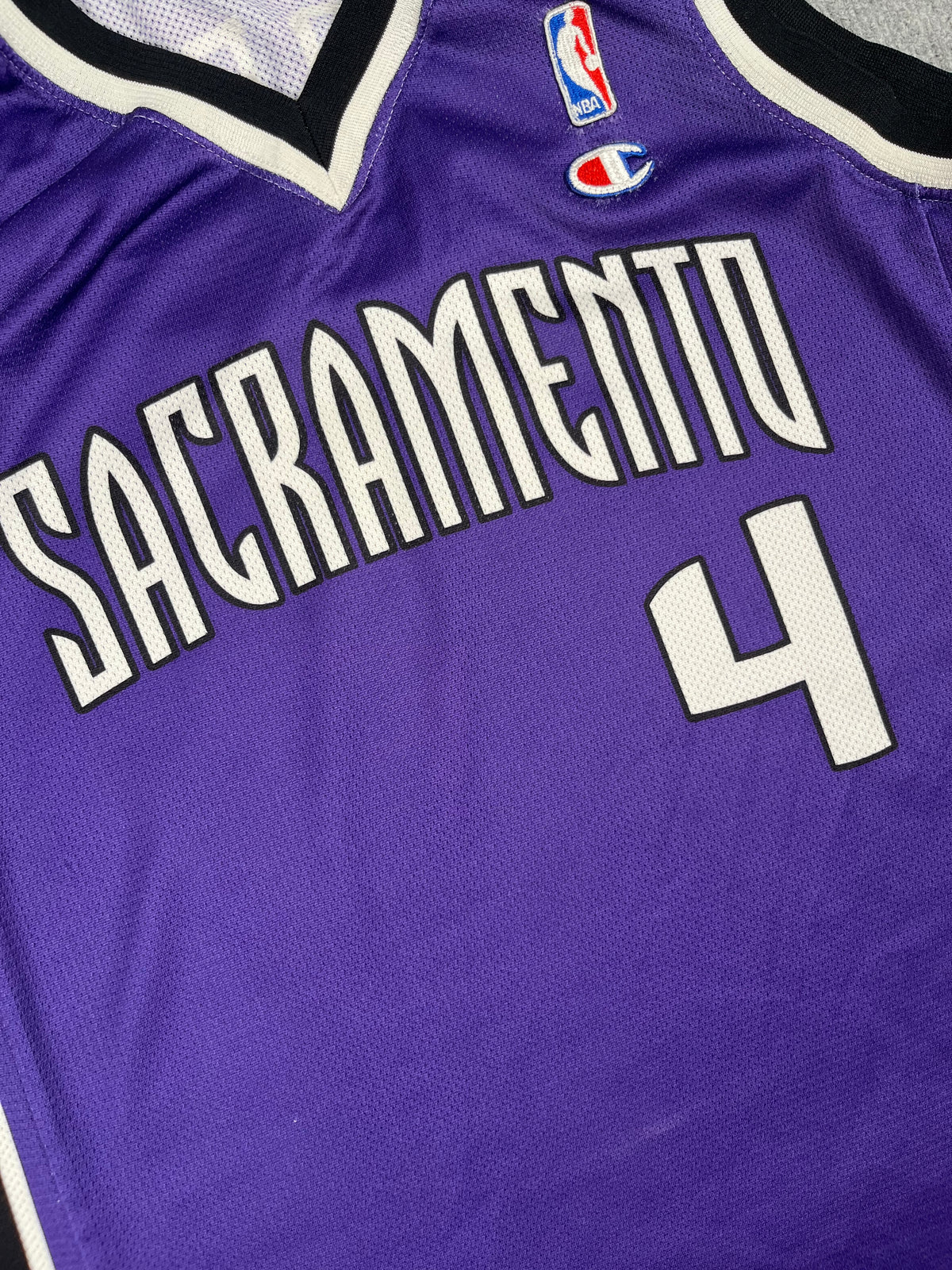 Chris Webber #4 - Sacramento Kings Away 2003-2005 - Champion (L) - Maillot NBA
