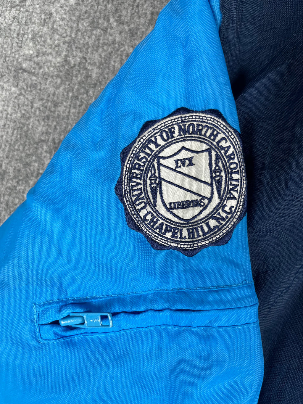 Veste vintage - Doudoune puffer épaisse réversible NCAA North Carolina Tar Heels - Pro Player (XL)