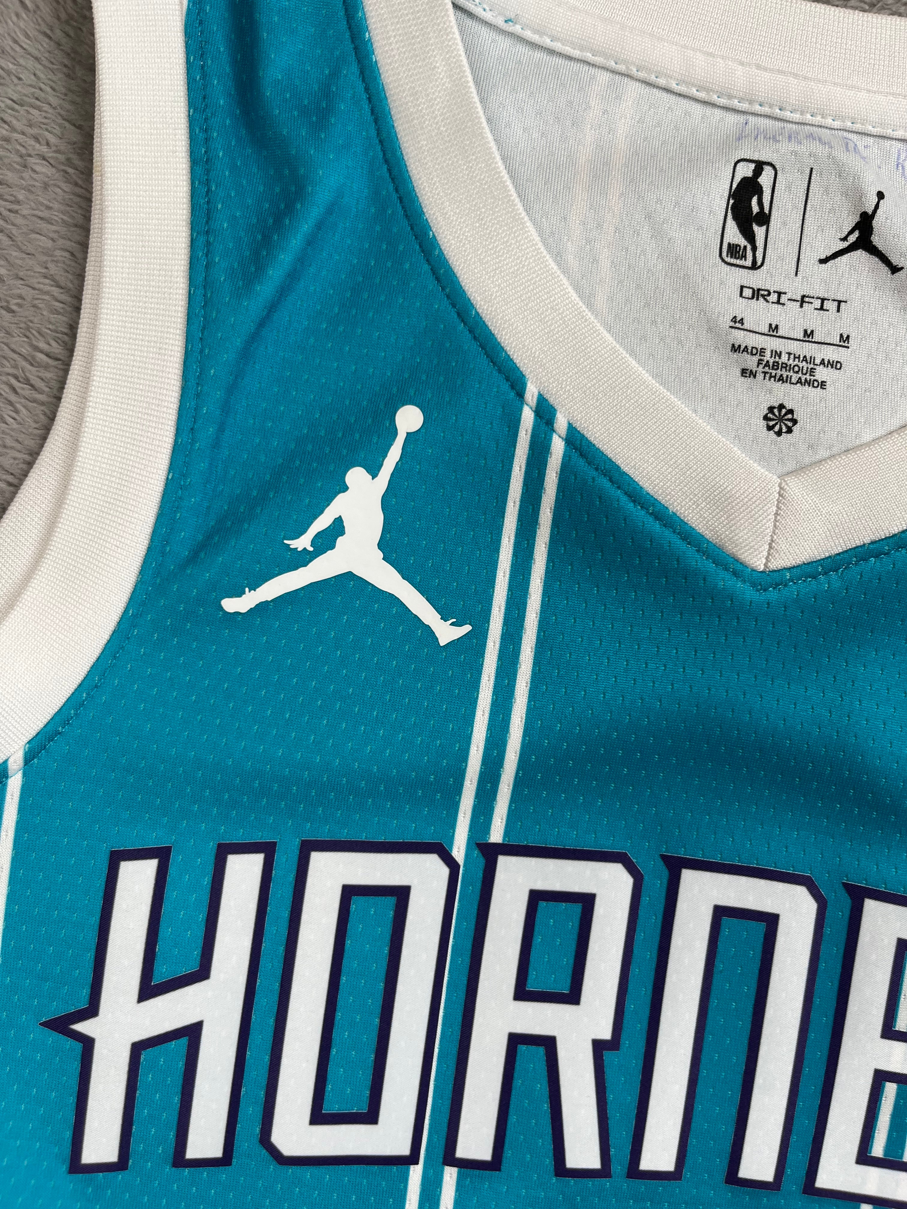 Lamelo Ball # 2 - Charlotte Hornets Away 2021-2025 - Jordan (M) - Maillot NBA Jordan