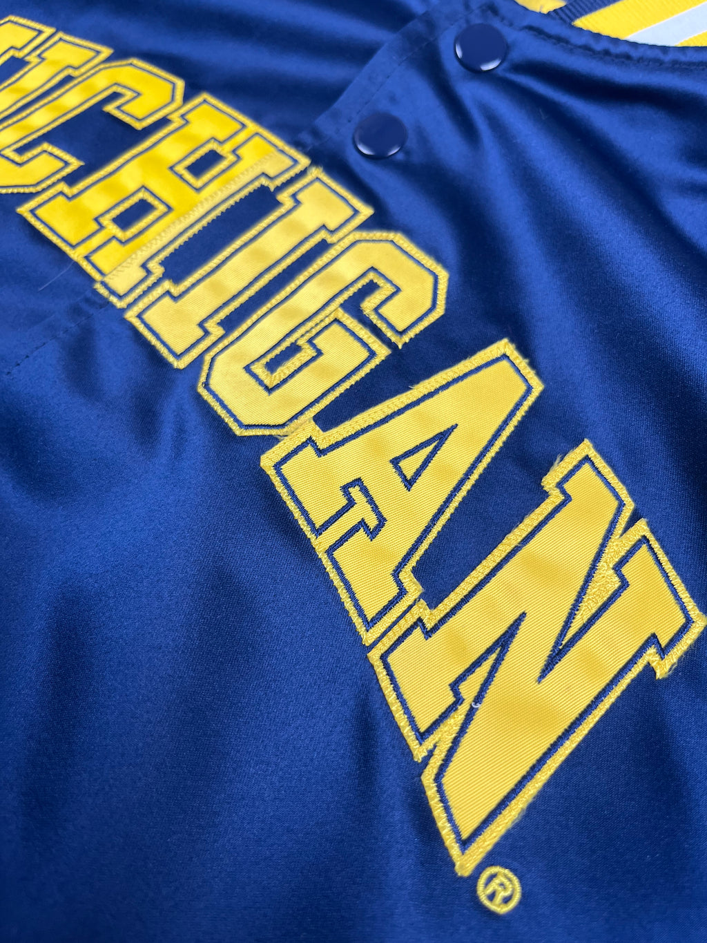 Veste vintage - Bomber teddy satin brodé NCAA Michigan Wolverines- Mitchell & Ness (M)