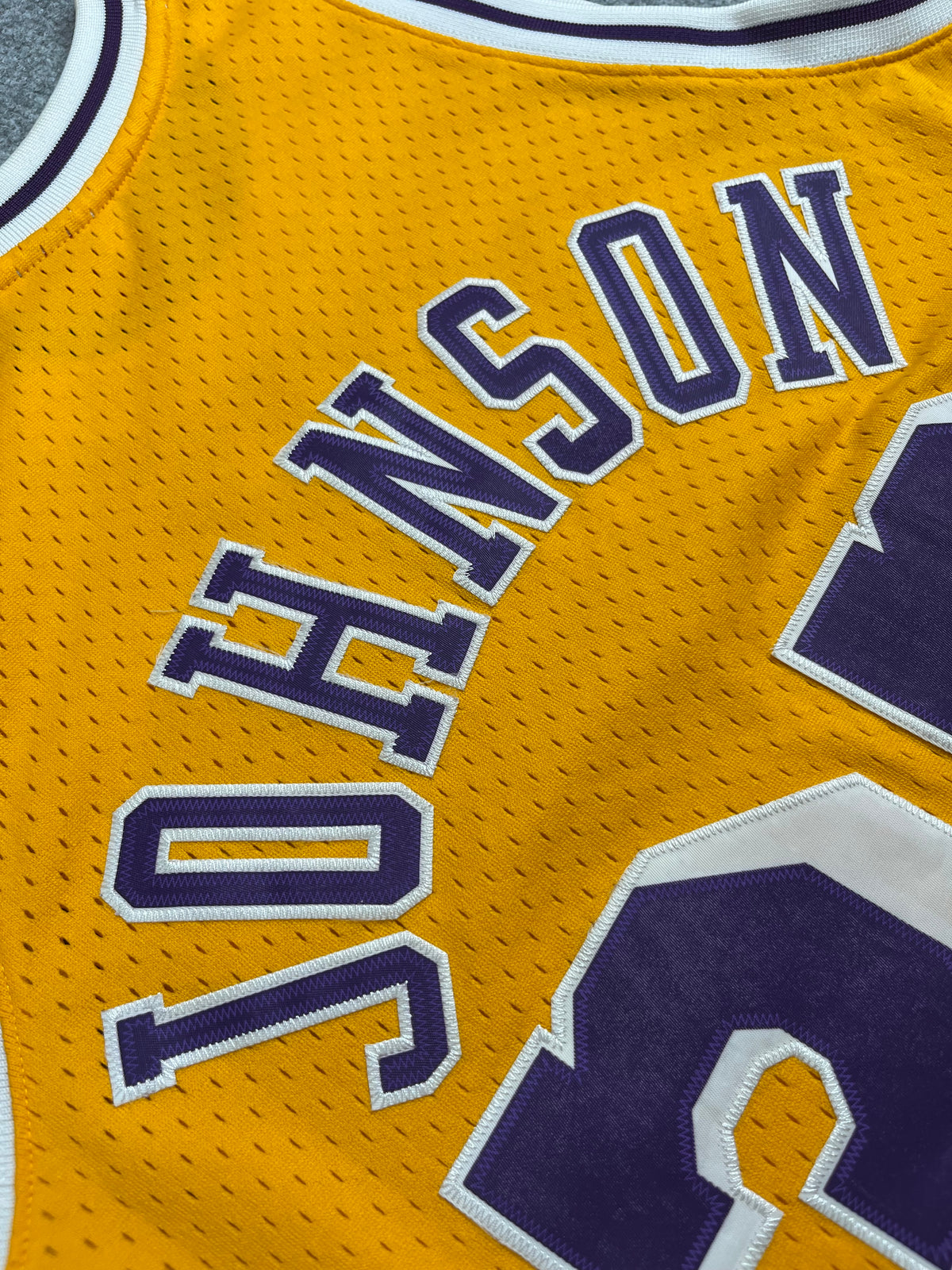 Magic Johnson #32 - Los Angeles Lakers Home 1984-1985 - Mitchell & Ness (M) - Maillot NBA