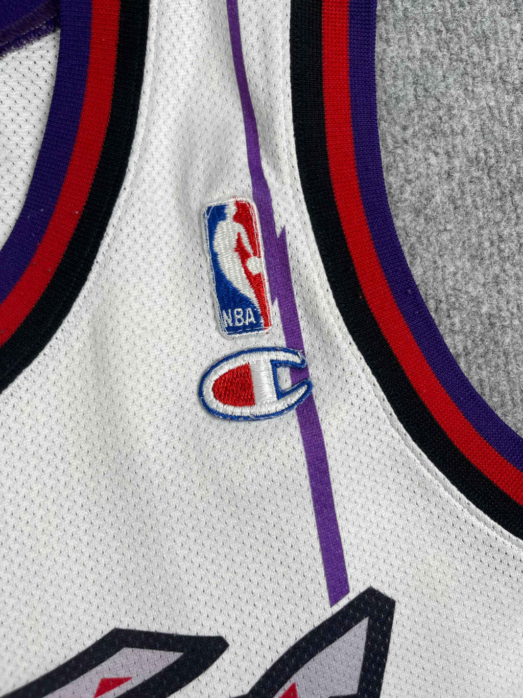 Vincenzo Esposito #4 - Toronto Raptors Home 1995-1996 - Champion (S) - Maillot NBA