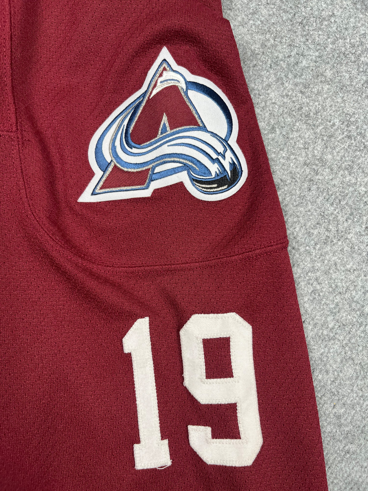 Joe Sakic #19 - Colorado Avalanche Third 2001-2004 - Koho (M) - Maillot NHL