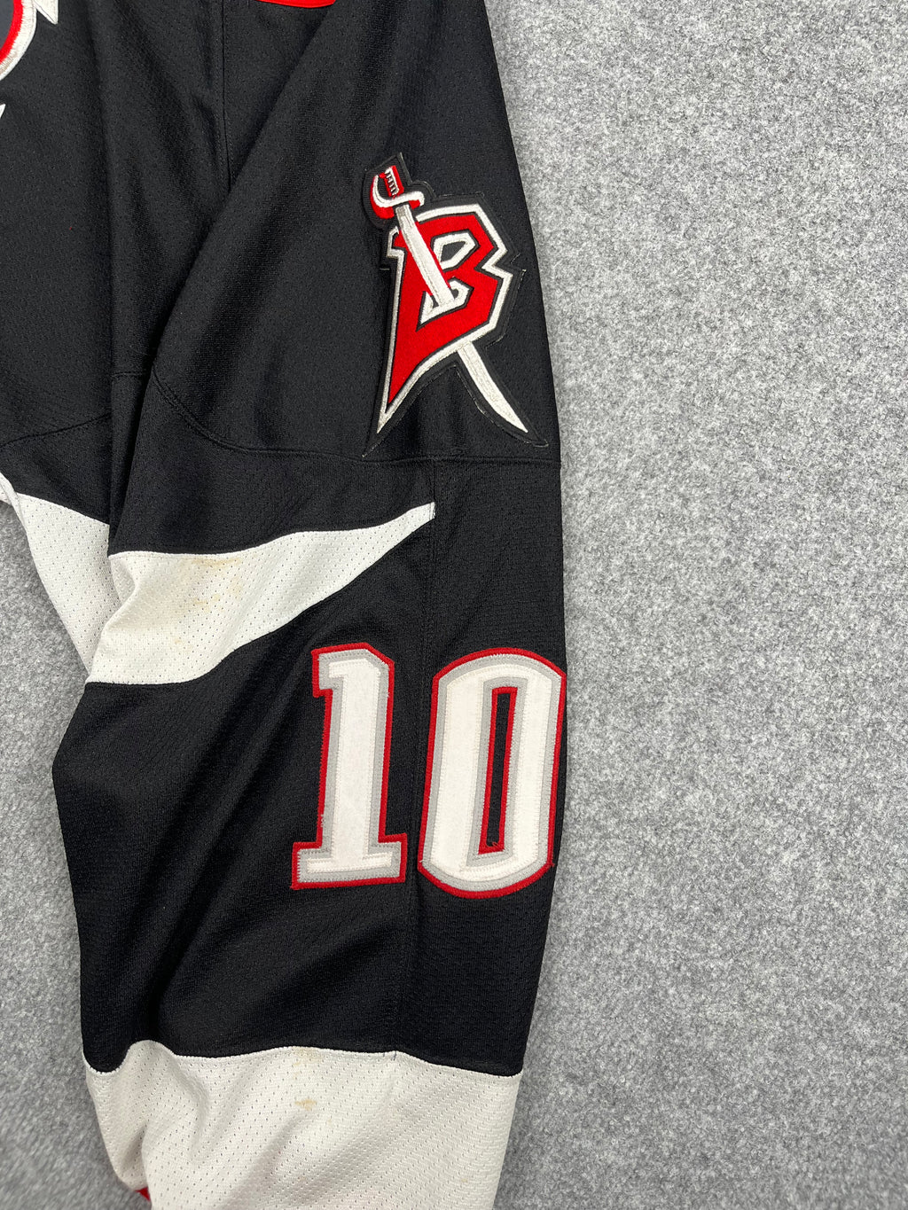 Brad May #10 - Buffalo Sabres Away 1997 - CCM (L/XL) - Maillot NHL