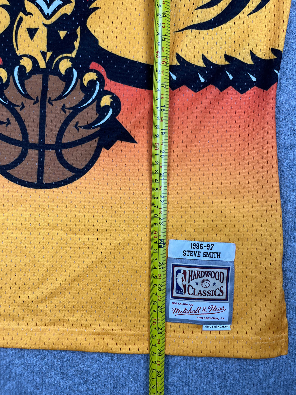 Steve Smith #8 - Atlanta Hawks Gold/Red Fadeaway 1996-1997 - Mitchell & Ness (L) - Maillot NBA