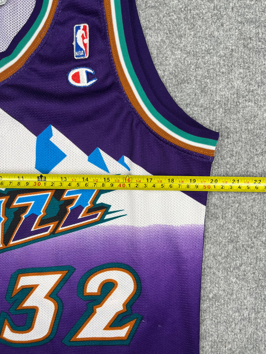 Karl Malone #32 - Utah Jazz Away 1997-2003 - Champion (S) - Maillot NBA