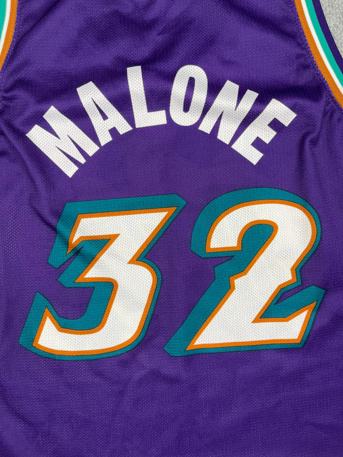 Karl Malone #32 - Utah Jazz Away 1997-2003 - Champion (S) - Maillot NBA