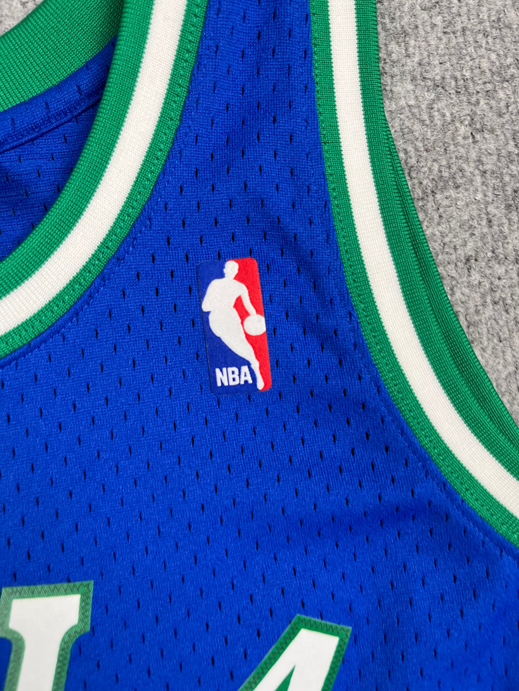 Dirk Nowitzki #41 - Dallas Mavericks Away 1998-1999 - Mitchell & Ness (M) - Maillot NBA