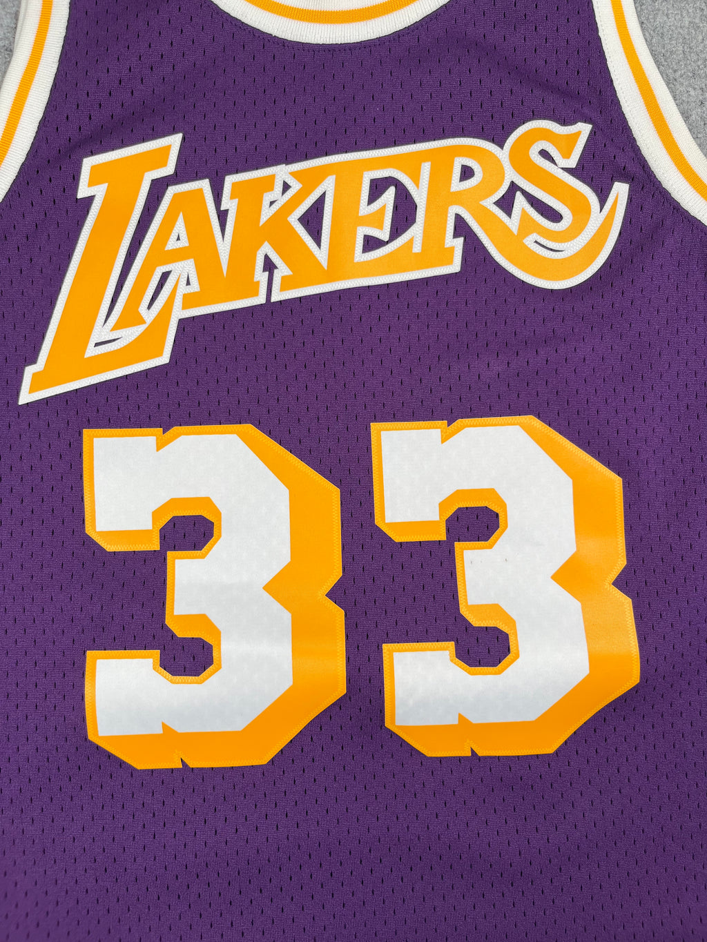 Kareem Abdul-Jabbar #33 - Los Angeles Lakers Away 1983-1984 - Mitchell & Ness (M) - Maillot NBA