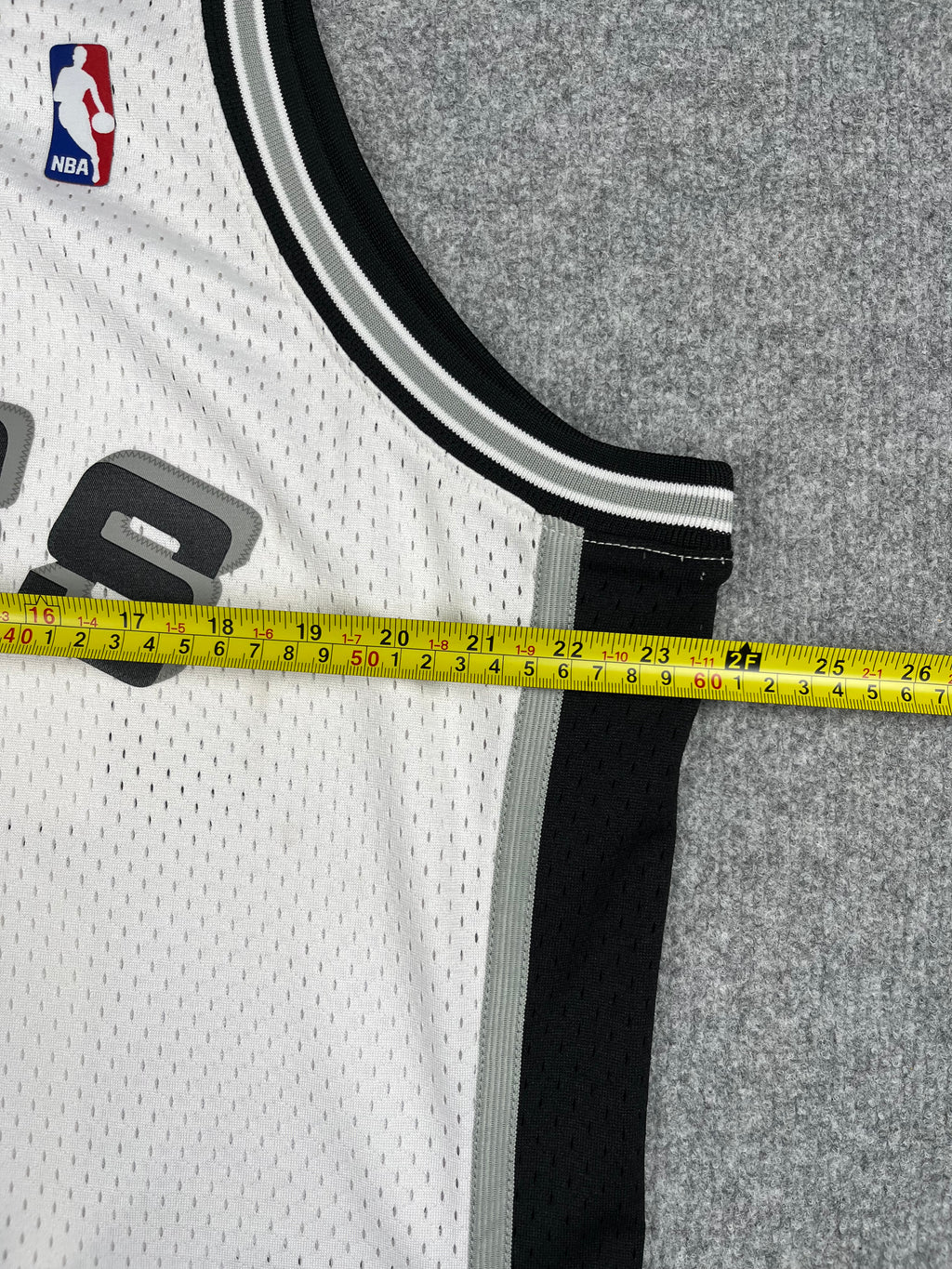 Tim Duncan #21 - San Antonio Spurs Home 1998-1999 - Mitchell & Ness (XL) - Maillot NBA
