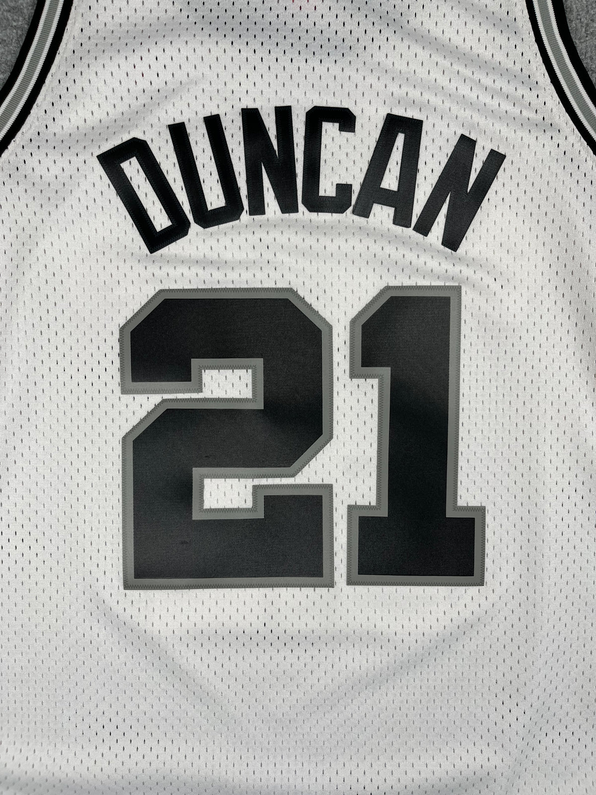 Tim Duncan #21 - San Antonio Spurs Home 1998-1999 - Mitchell & Ness (XL) - Maillot NBA