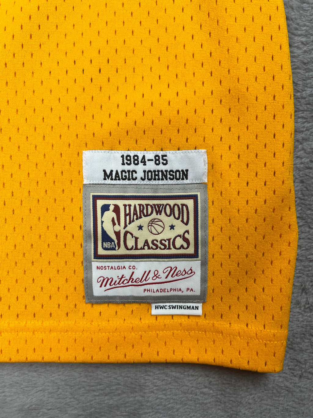 Magic Johnson #32 - Los Angeles Lakers Home 1980-1986 - Mitchell & Ness (L) Mitchell & Ness