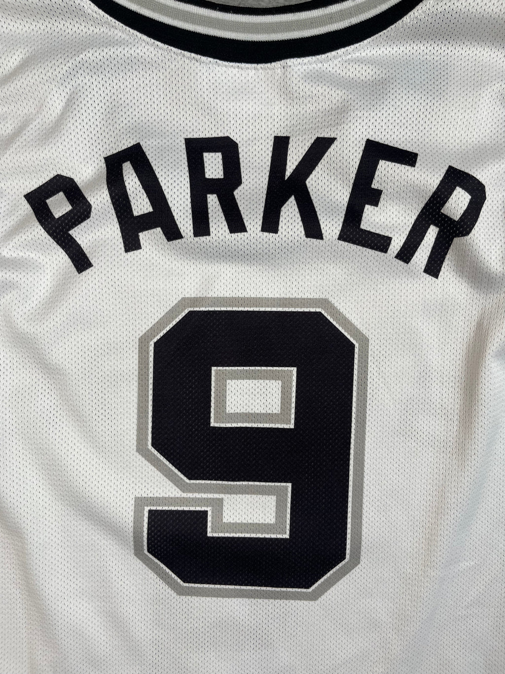 Tony Parker #9 - San Antonio Spurs Home 2002-2010 - Champion (XXL) Champion