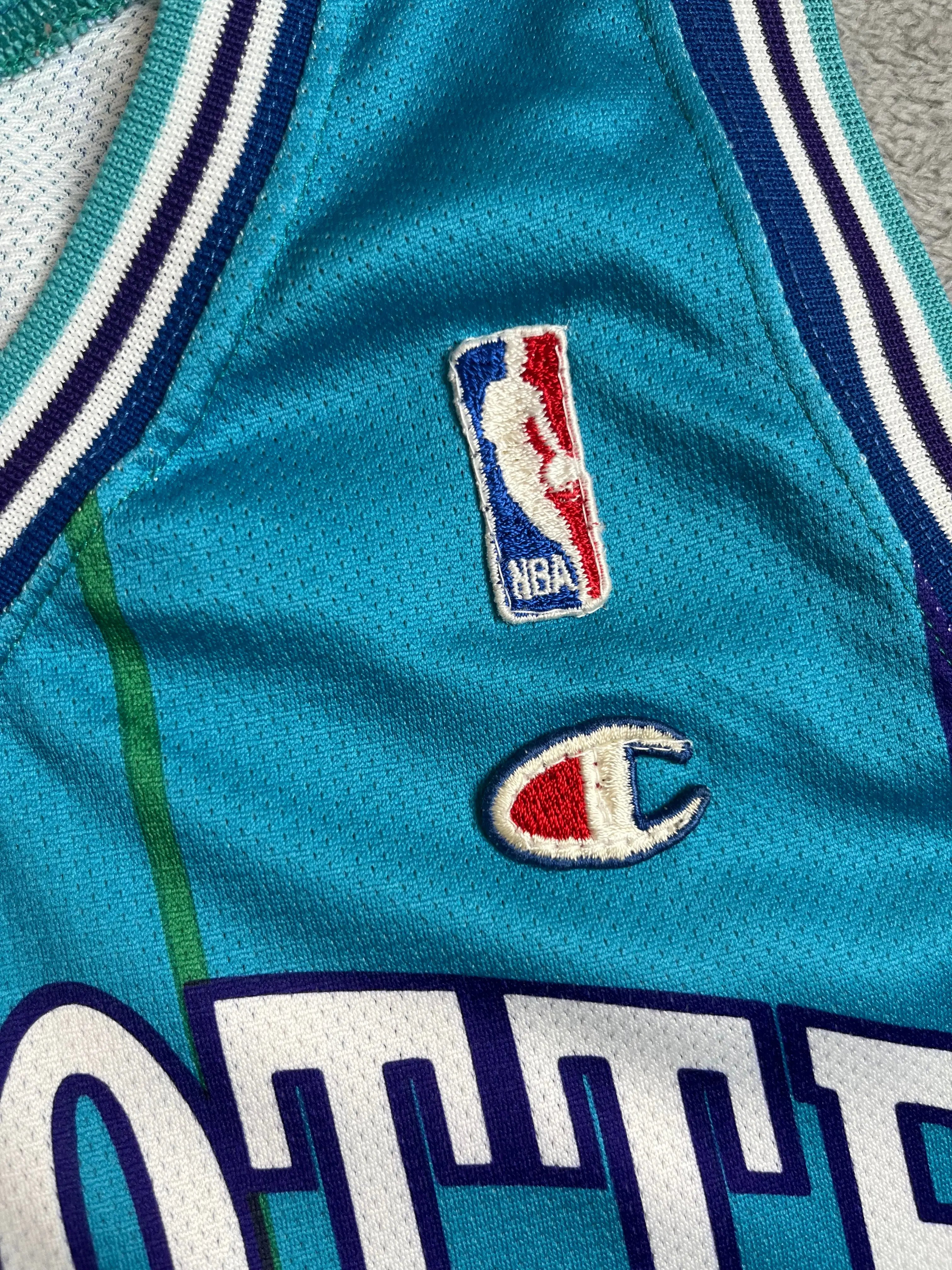 Larry Johnson #2 - Charlotte Hornets Away 1992-1996 - Champion (S) - Maillot NBA