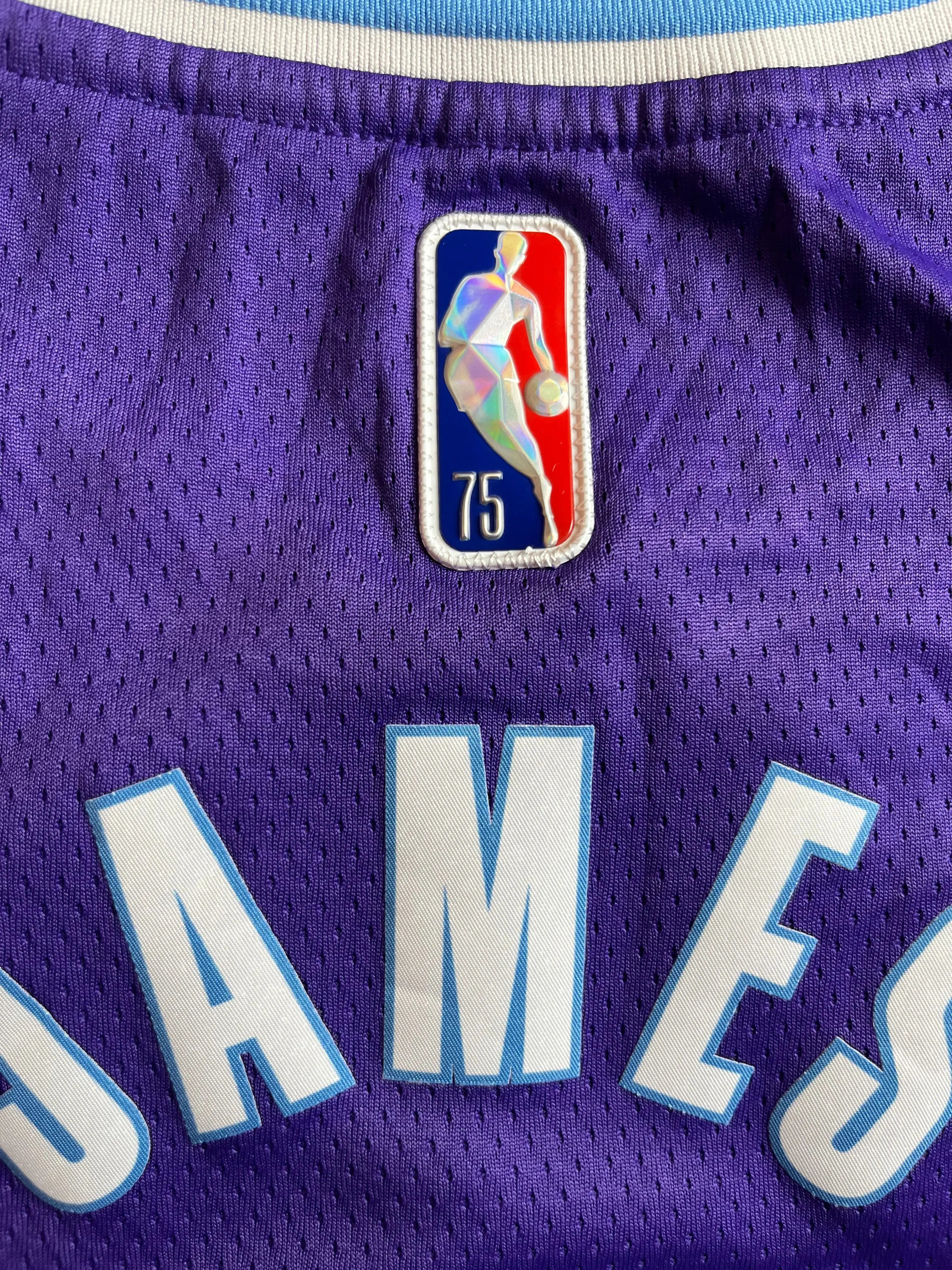 LeBron James #6 - Los Angeles Lakers City Edition 2021-2022 - Nike (S) - Maillot NBA Andwan Shop