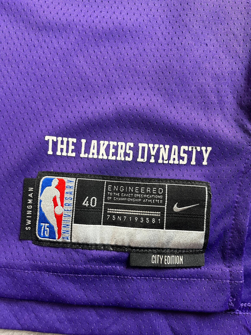 LeBron James #6 - Los Angeles Lakers City Edition 2021-2022 - Nike (S) - Maillot NBA Andwan Shop