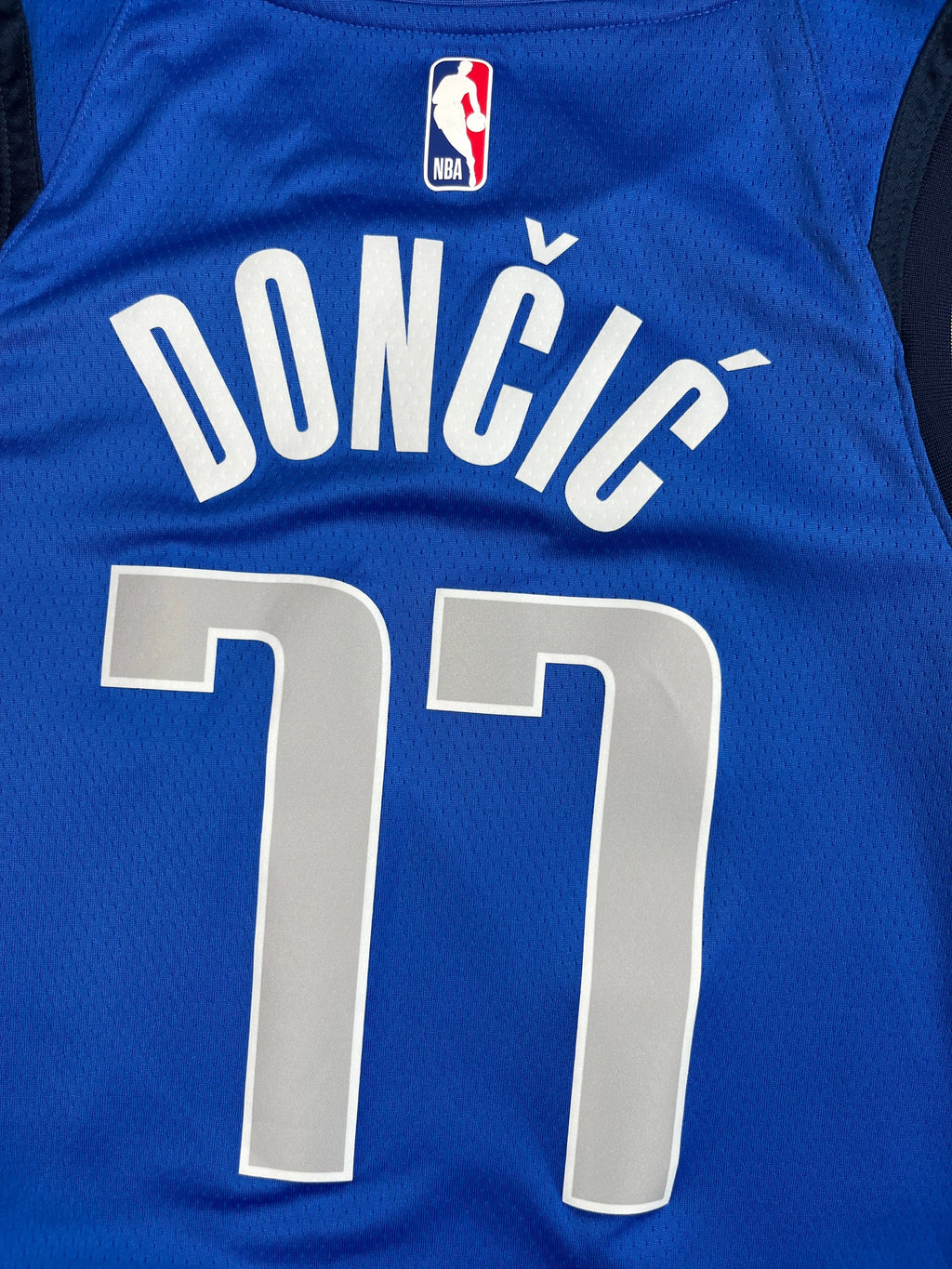 Luka Dončić #77 - Dallas Mavericks Icon 2019-2025 - Nike (M) - Maillot NBA Nike