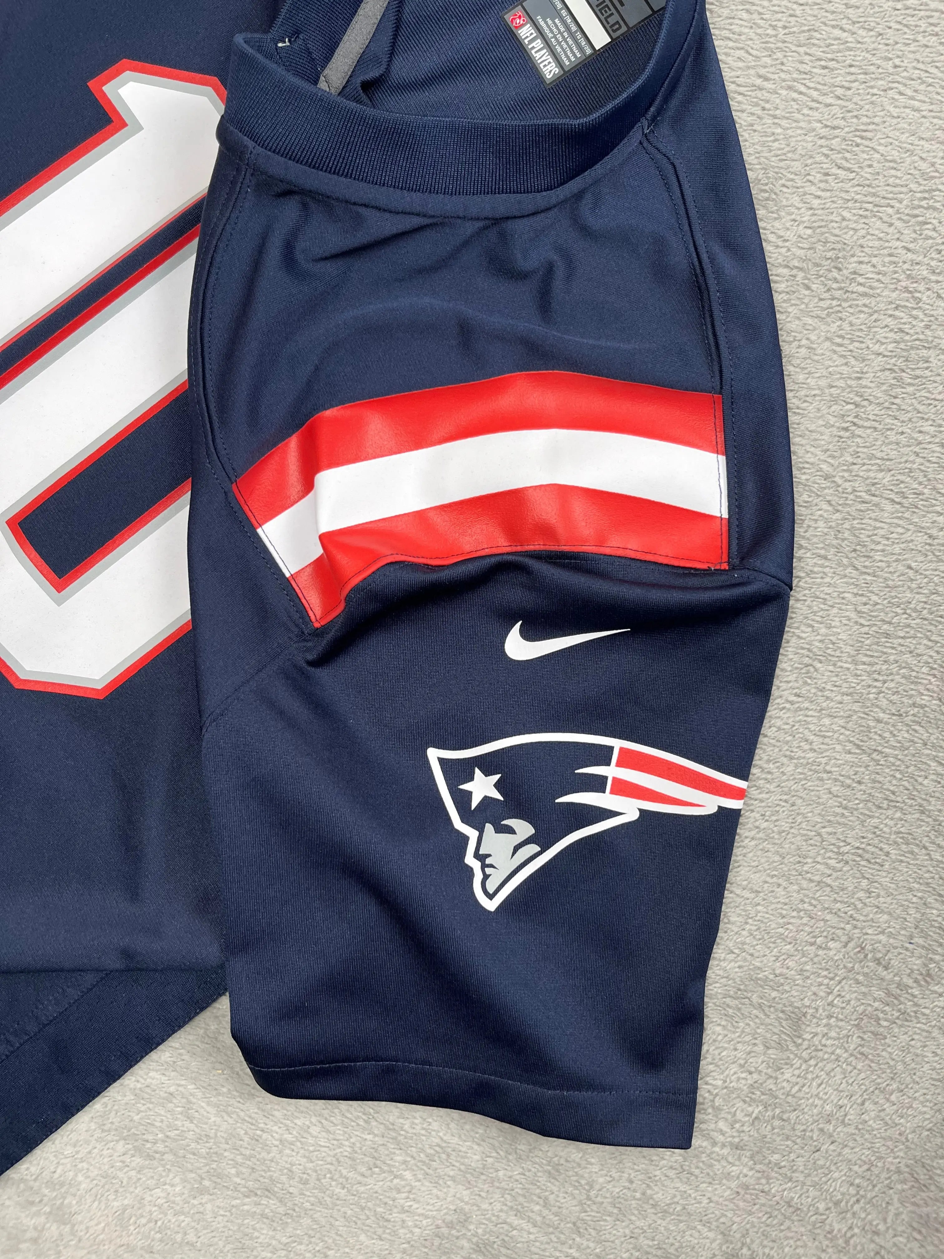 Mac Jones #10 - New England Patriots Home 2021-2023 - Nike (S) - Maillot NFL