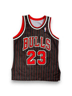 Michael Jordan #23 - Chicago Bulls Alternate 1996-1997 - Champion AUTHENTIC (M) - Maillot NBA