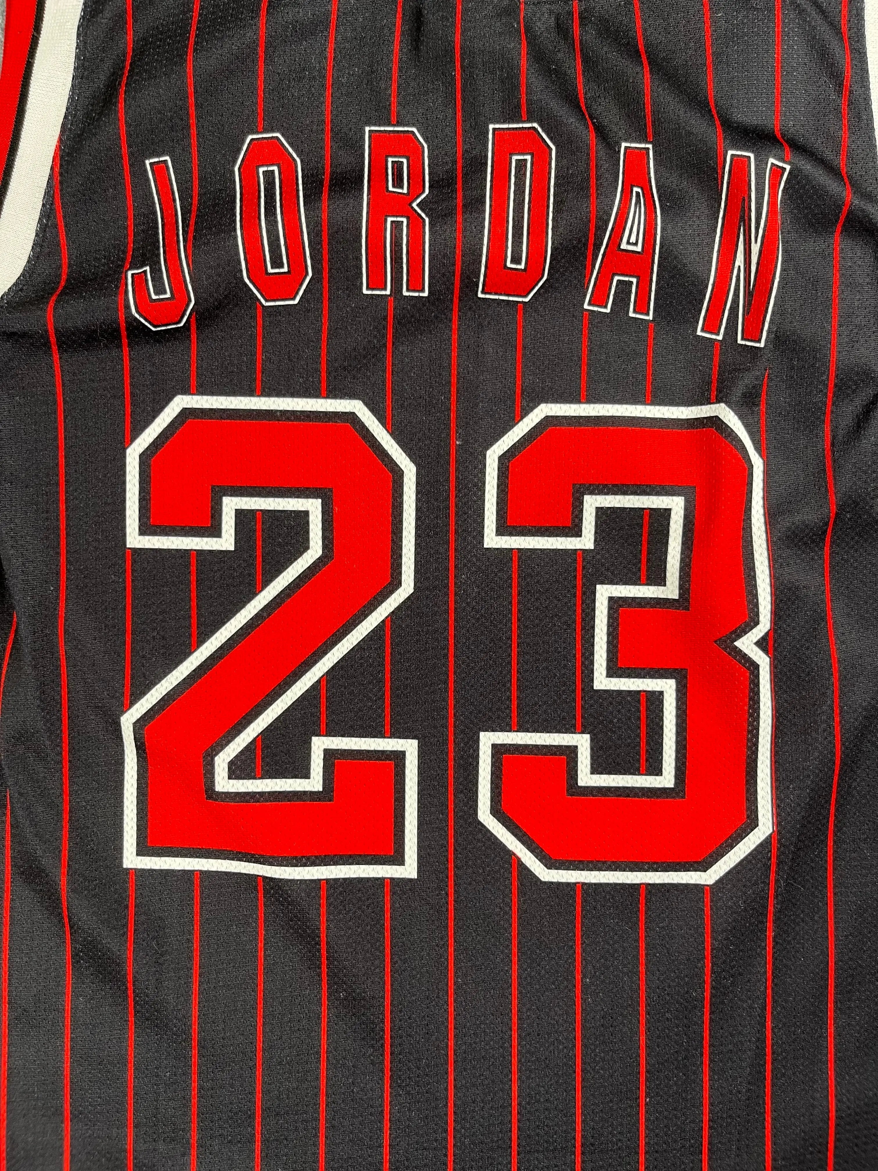 Michael Jordan #23 - Chicago Bulls Alternate 1996-1997 - Champion (L) - Maillot NBA