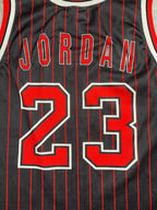 Michael Jordan #23 - Chicago Bulls Alternate 1996-1997 - Champion (S) - Maillot NBA