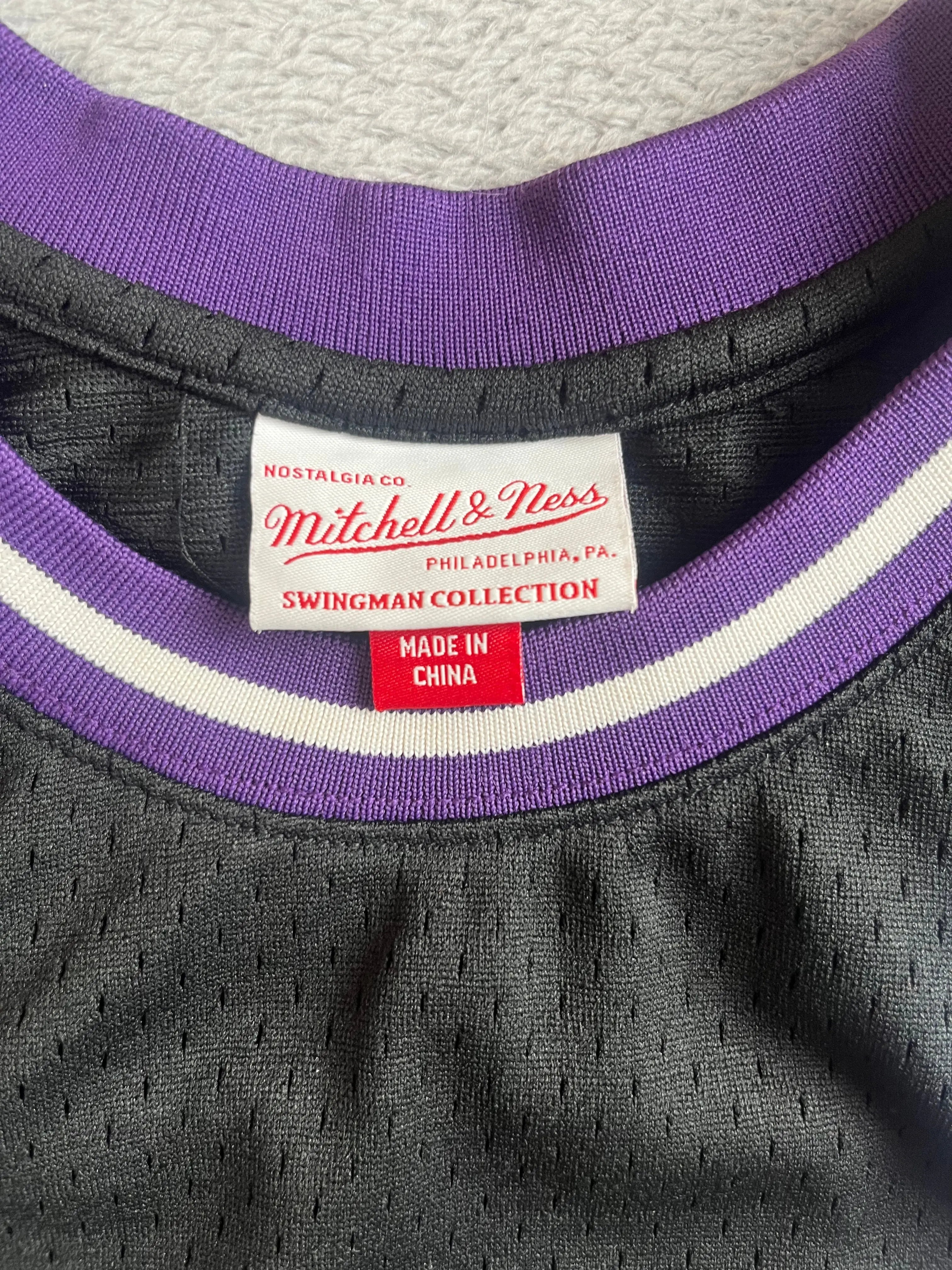Peja Stojaković #16 - Sacramento Kings Away 2001-2002 - Mitchell & Ness (S) - Maillot NBA