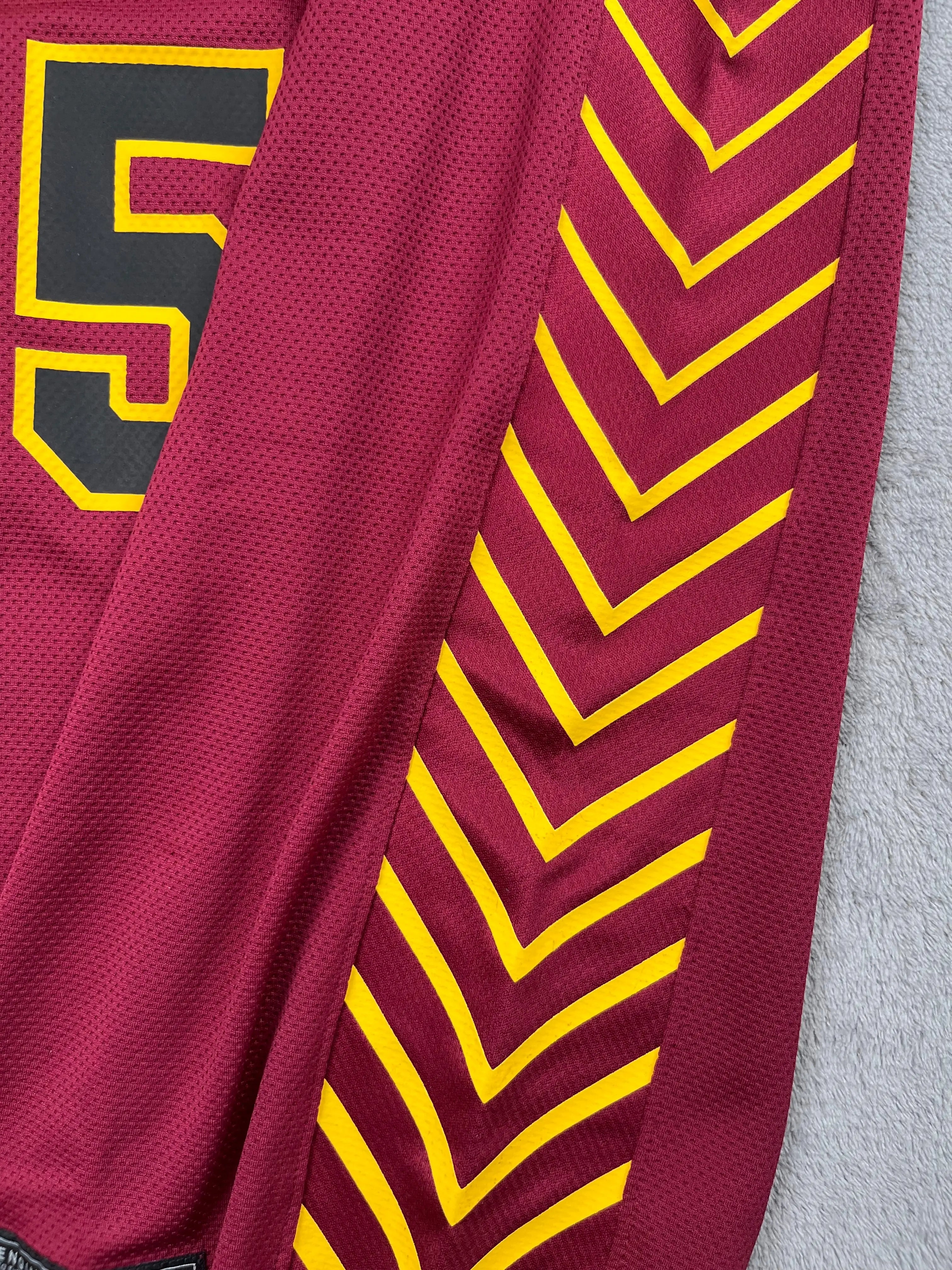 Ramblers #15 - Loyola Chicago Ramblers NCAA Atlantic 10 - Nike (L) - Maillot NBA *BNWT*
