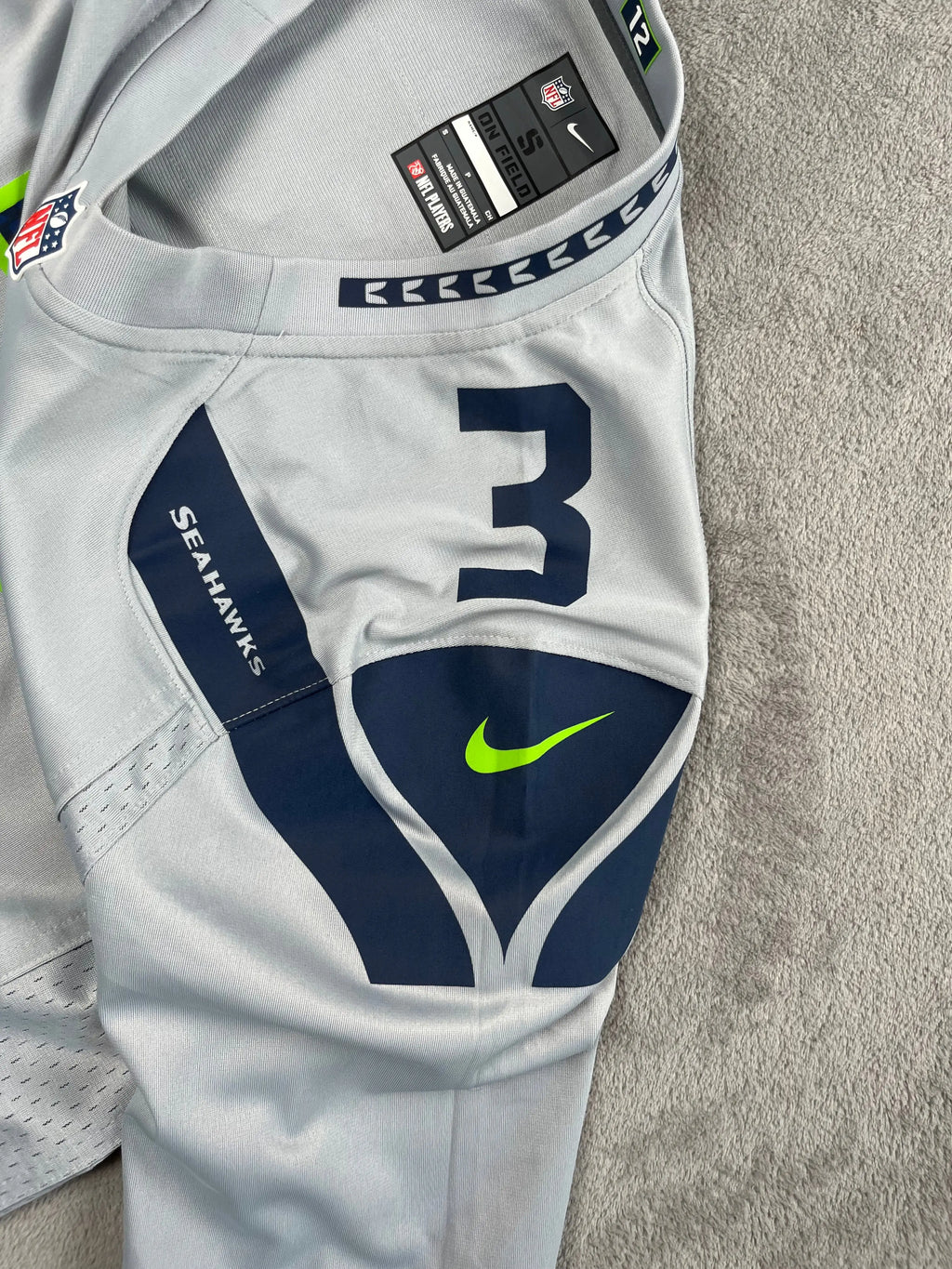 Russell Wilson #3 - Seattle Seahawks Alternate 2012-2021 - Nike (S) BNWT - Maillot NFL